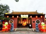梅里达花园岸上阳光