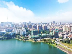 中珠在水一方
